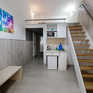 Prime Location Stylish Flats Apartament